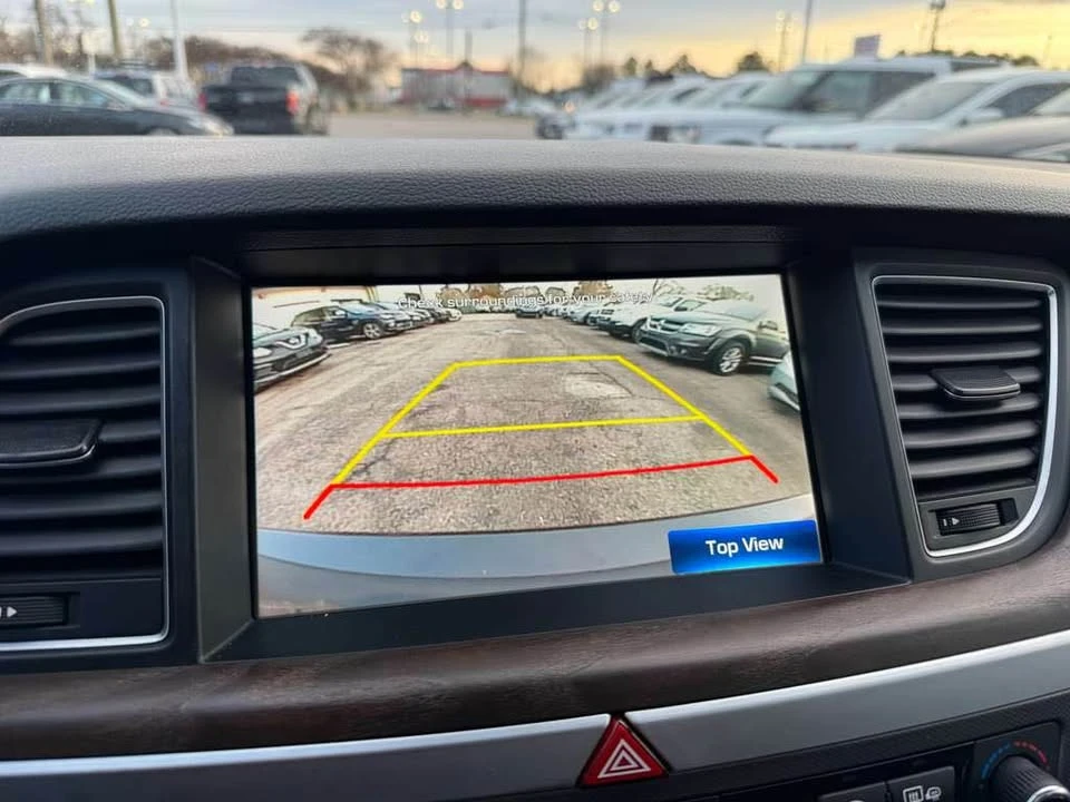 2015 Hyundai Genesis - Image 18 of 20