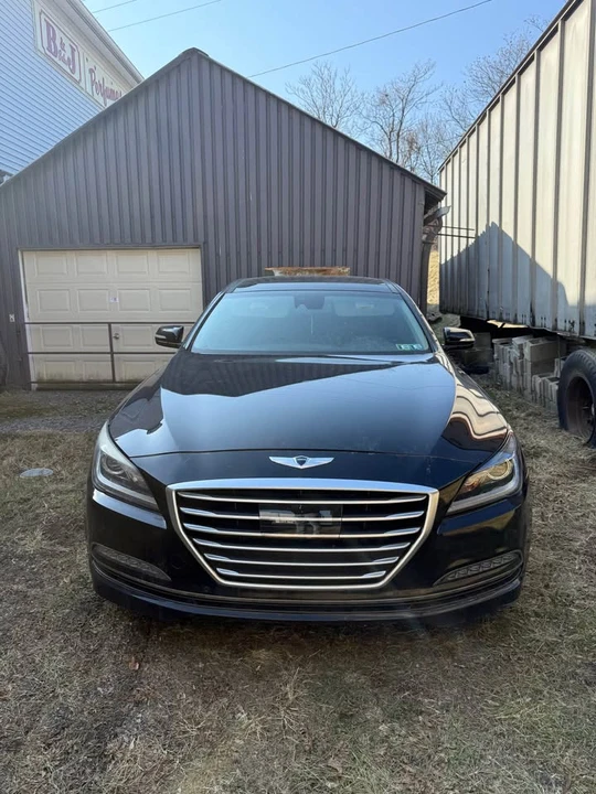 2015 Hyundai Genesis - Image 2 of 12