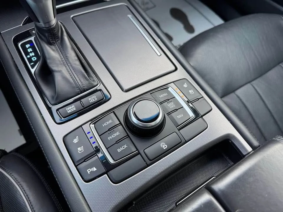 2015 Hyundai Genesis - Image 17 of 20