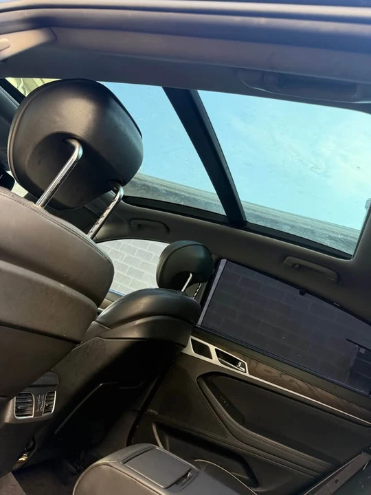2015 Hyundai Genesis - Image 8 of 12