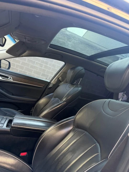 2015 Hyundai Genesis - Image 9 of 12