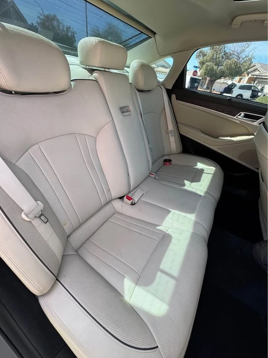 2015 Hyundai Genesis - Image 9 of 11