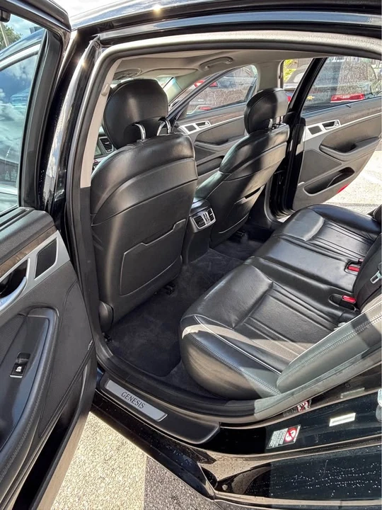 2015 Hyundai Genesis - Image 9 of 11