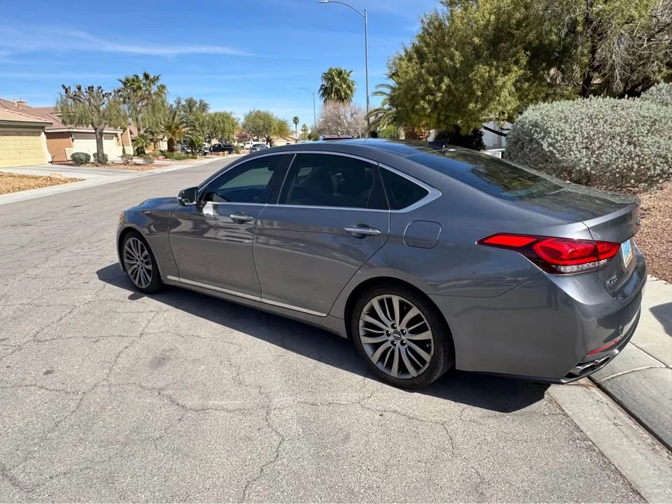 2015 Hyundai Genesis - Image 2 of 11