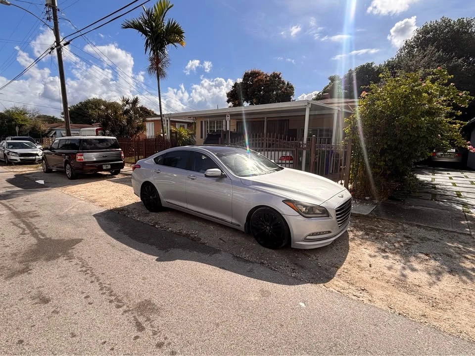 2015 Hyundai Genesis - Image 3 of 4