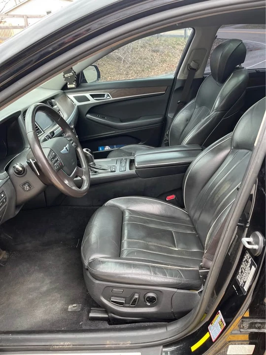 2015 Hyundai Genesis - Image 11 of 14