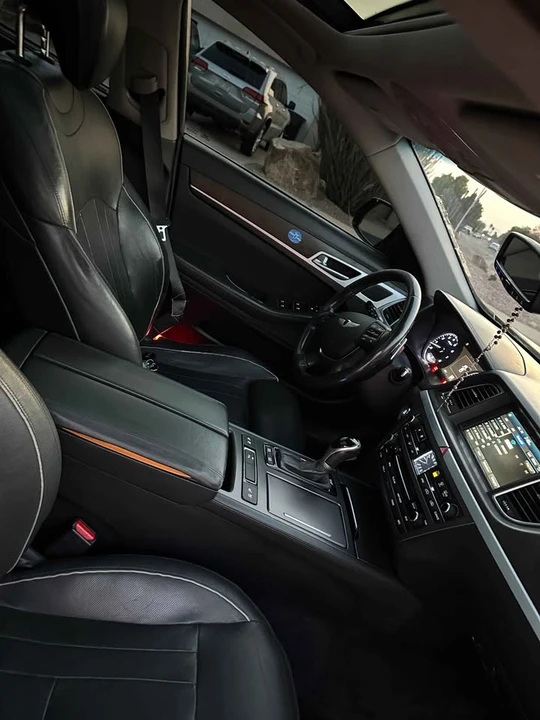 2015 Hyundai Genesis - Image 5 of 8