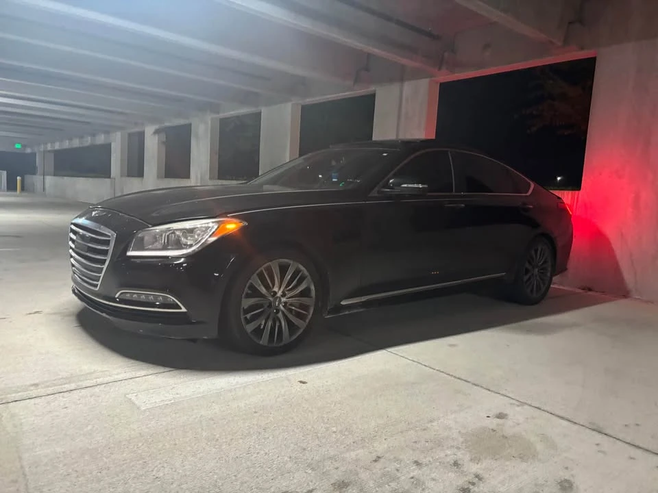 2015 Hyundai Genesis - Image 2 of 5