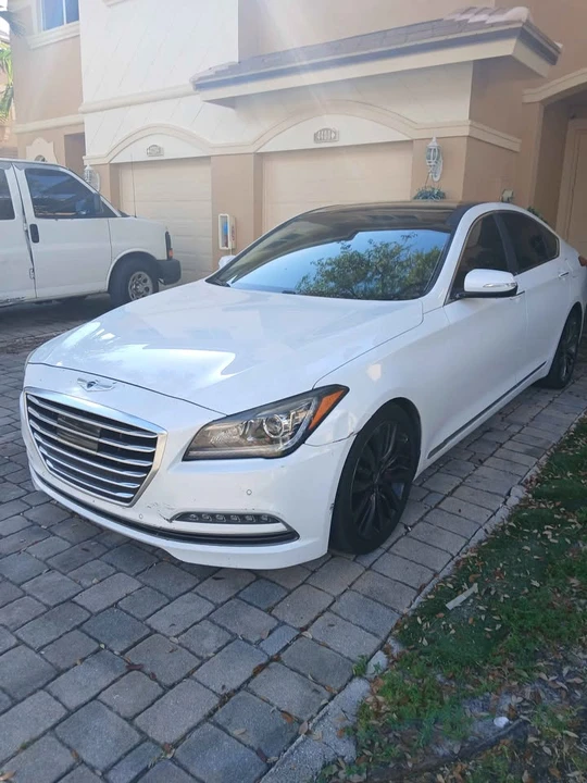 2015 Hyundai Genesis - Image 4 of 5