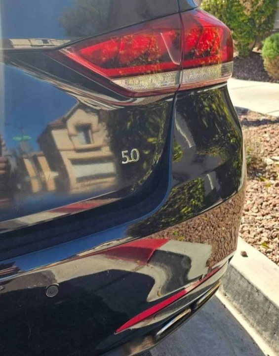 2015 Hyundai Genesis - Image 9 of 20