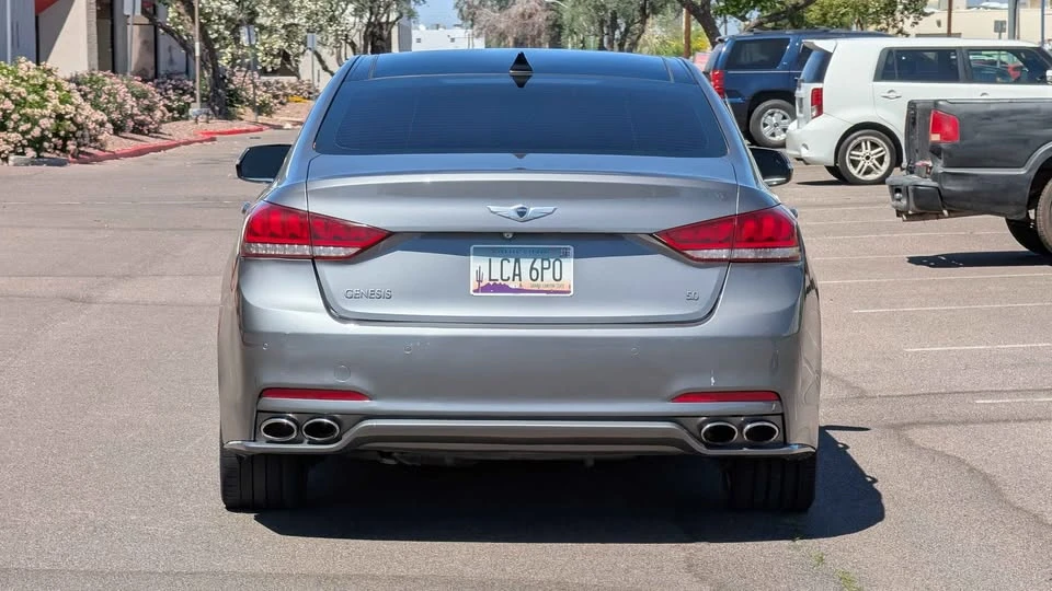 2015 Hyundai Genesis - Image 5 of 10