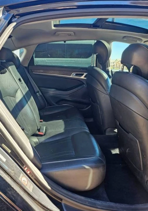 2015 Hyundai Genesis - Image 16 of 20