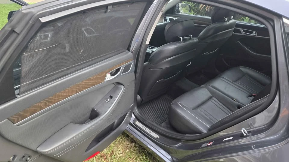 2015 Hyundai Genesis - Image 8 of 11