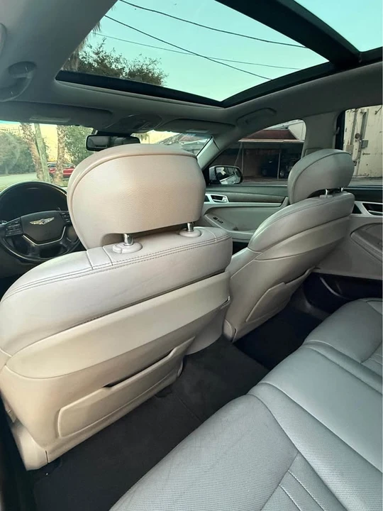 2015 Hyundai Genesis - Image 7 of 14