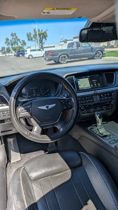 2015 Hyundai Genesis - Image 8 of 10