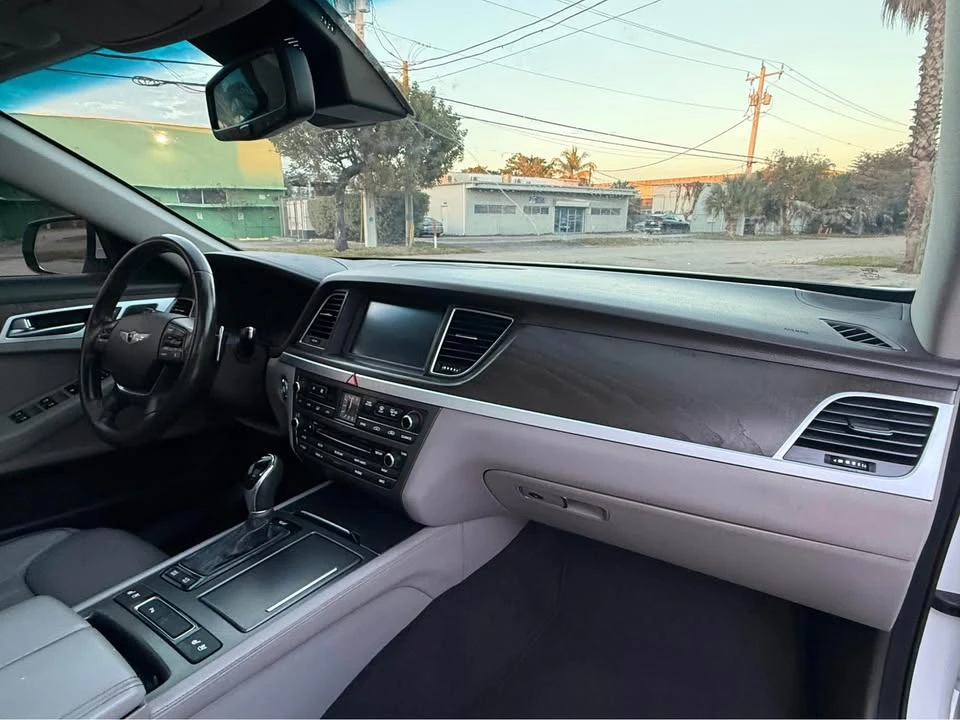 2015 Hyundai Genesis - Image 9 of 14