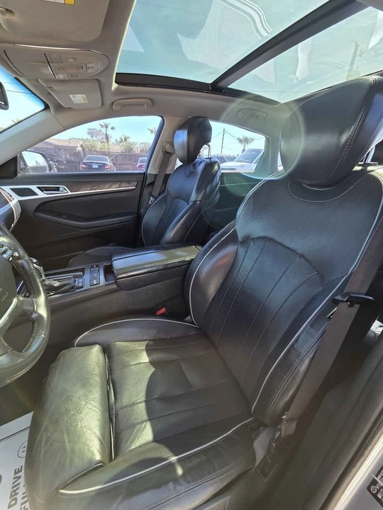 2015 Hyundai Genesis - Image 13 of 14