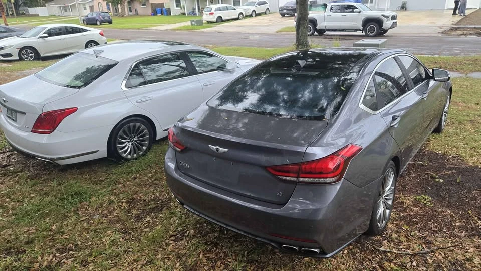 2015 Hyundai Genesis - Image 4 of 11