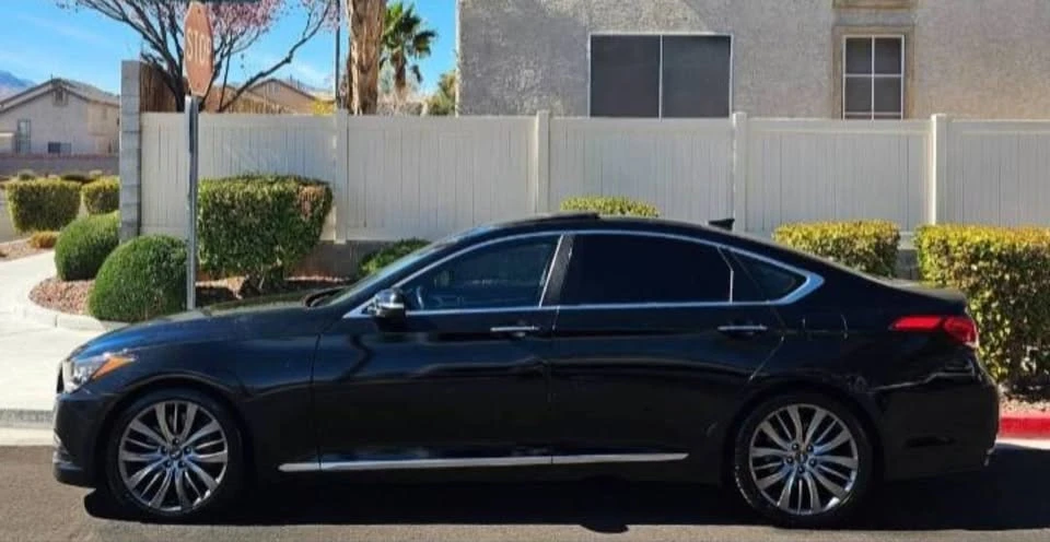 2015 Hyundai Genesis - Image 2 of 20