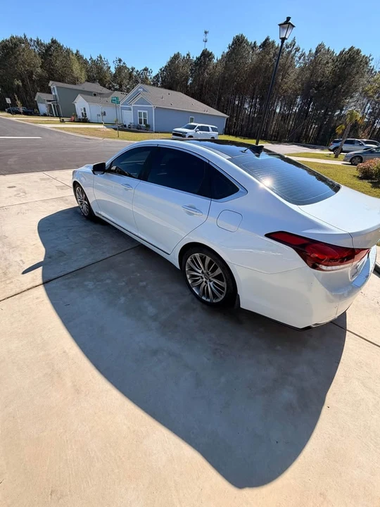 2015 Hyundai Genesis - Image 5 of 15