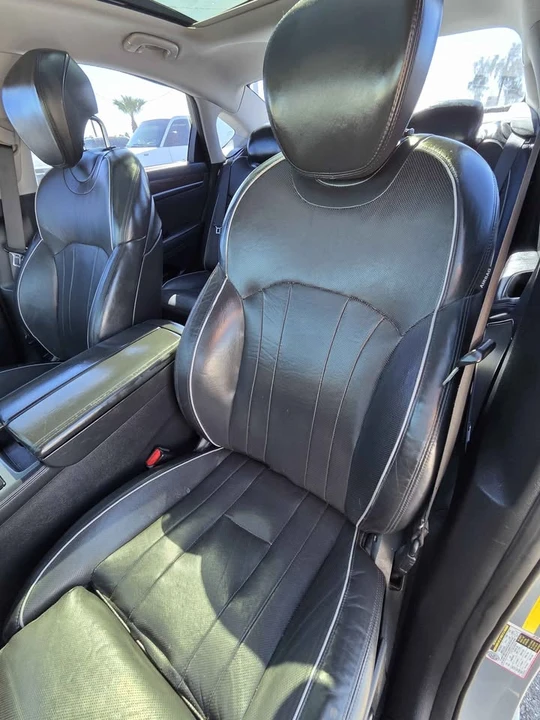 2015 Hyundai Genesis - Image 12 of 14