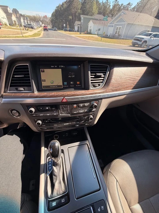 2015 Hyundai Genesis - Image 9 of 15