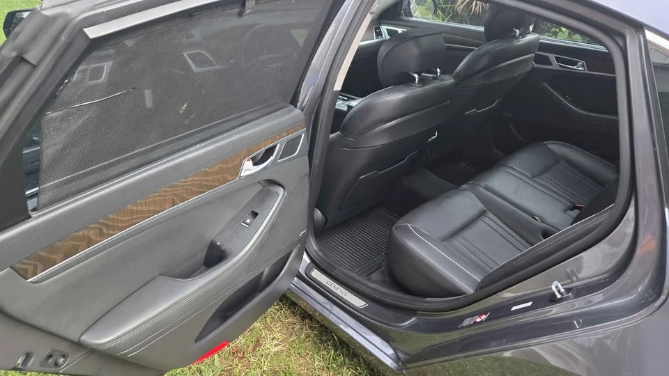 2015 Hyundai Genesis - Image 7 of 11