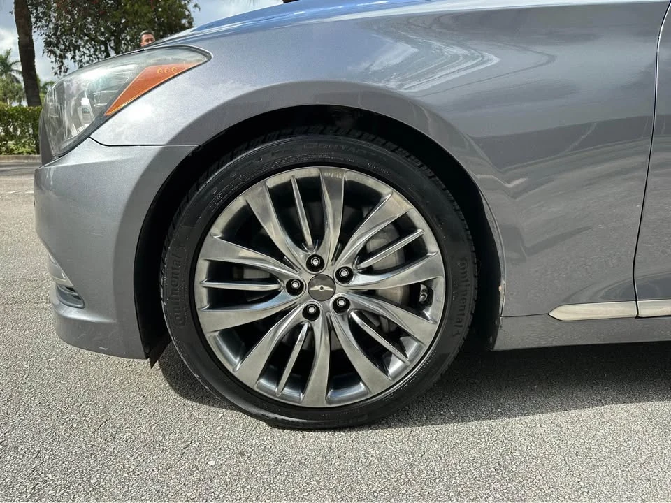 2015 Hyundai Genesis - Image 7 of 19