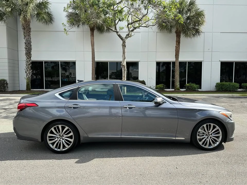 2015 Hyundai Genesis - Image 5 of 19
