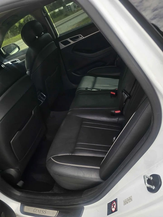 2015 Hyundai Genesis - Image 5 of 7
