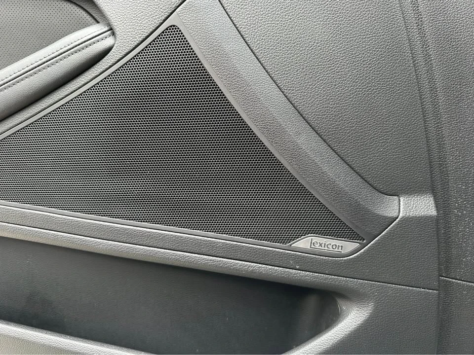 2015 Hyundai Genesis - Image 17 of 19