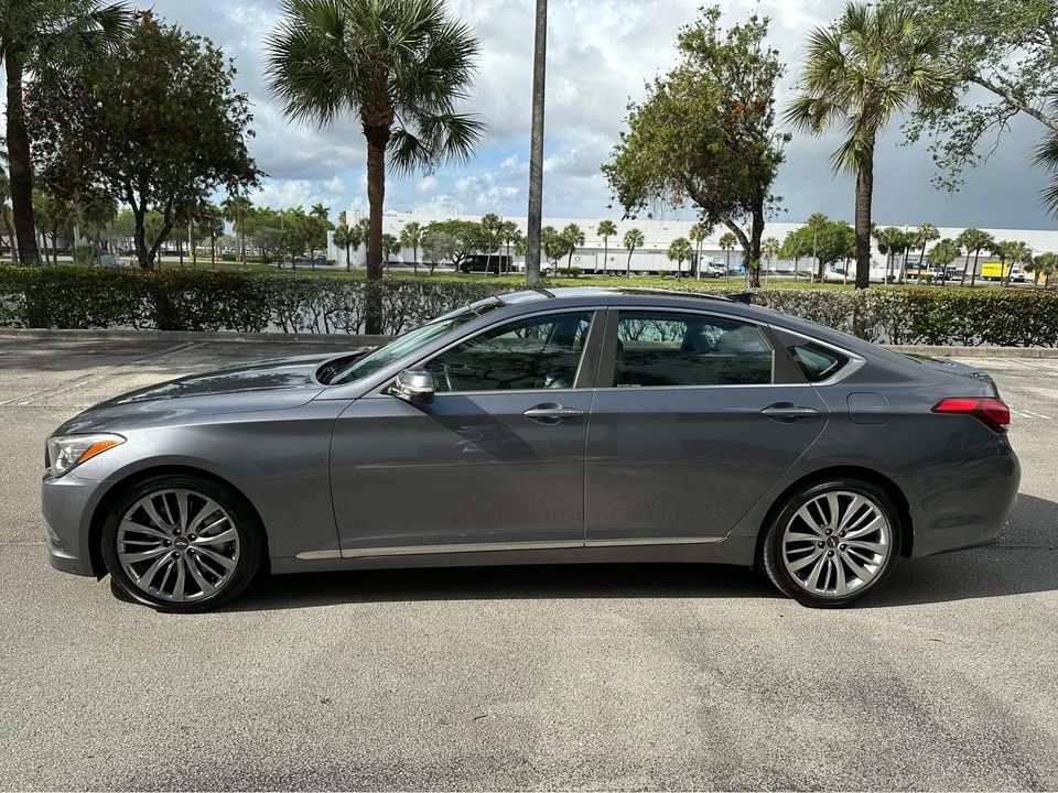 2015 Hyundai Genesis - Image 2 of 19