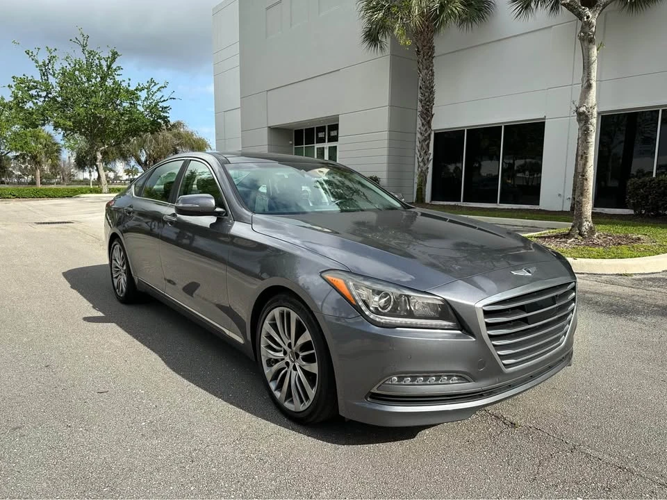 2015 Hyundai Genesis - Image 6 of 19