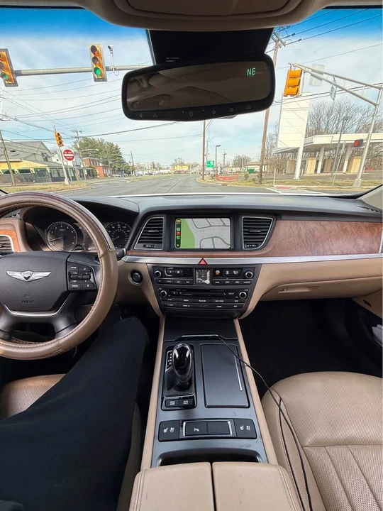 2015 Hyundai Genesis - Image 2 of 4