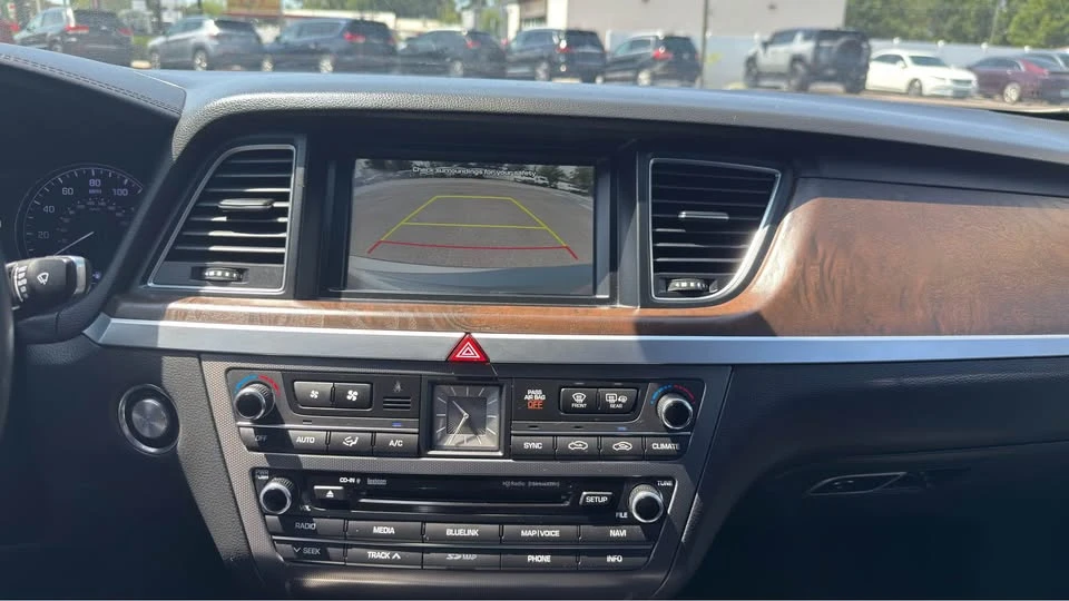 2015 Hyundai Genesis - Image 15 of 18