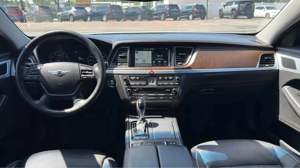 2015 Hyundai Genesis - Image 12 of 18