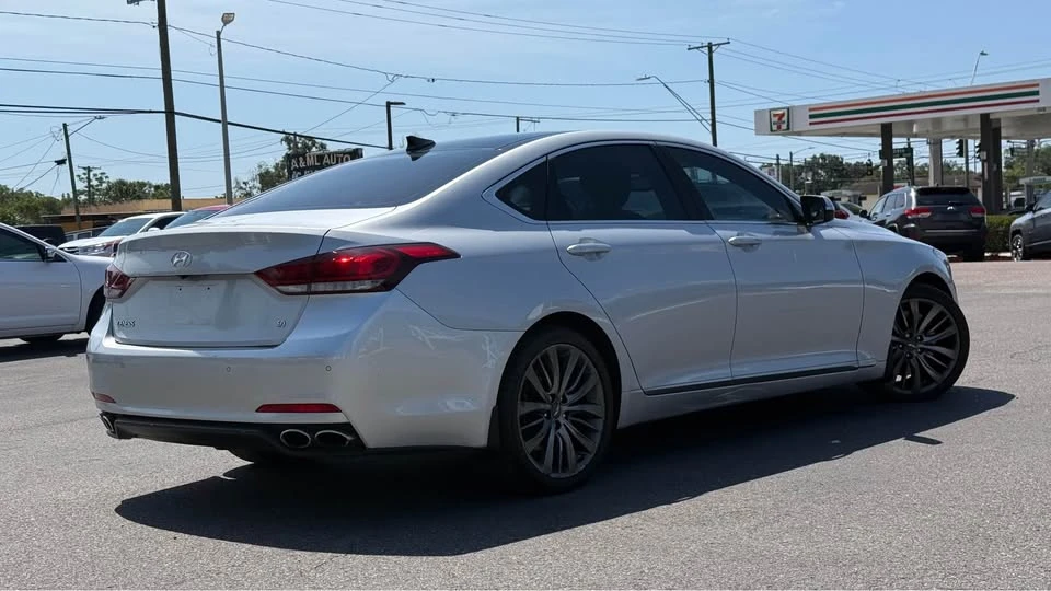 2015 Hyundai Genesis - Image 2 of 18