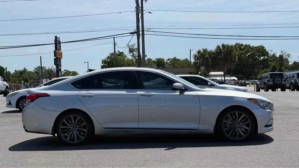 2015 Hyundai Genesis - Image 7 of 18