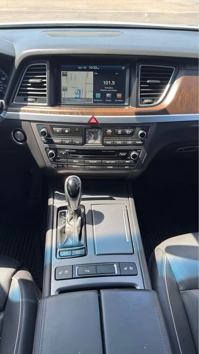 2015 Hyundai Genesis - Image 14 of 18