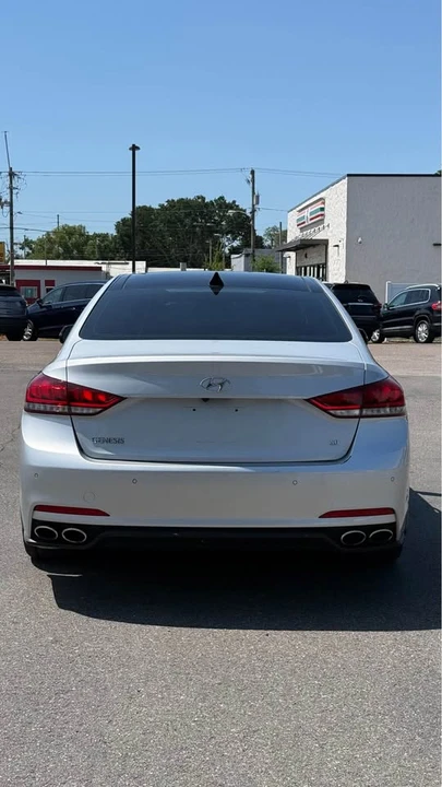 2015 Hyundai Genesis - Image 8 of 18