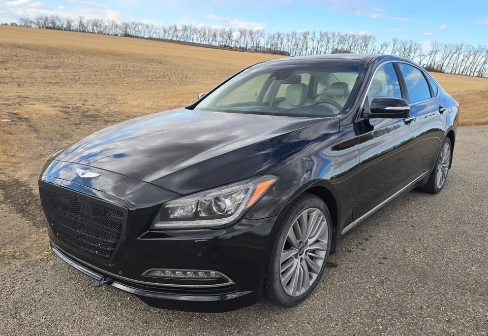 2015 Hyundai Genesis - Image 2 of 13