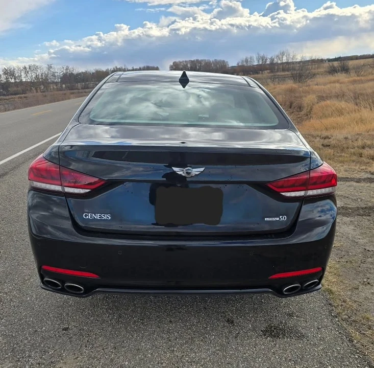 2015 Hyundai Genesis - Image 7 of 13