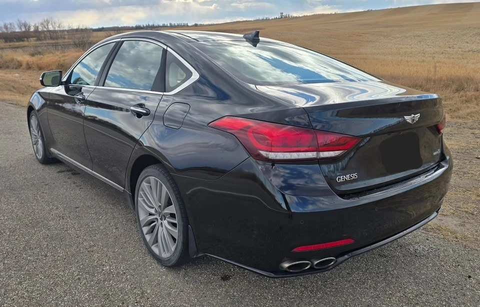 2015 Hyundai Genesis - Image 8 of 13