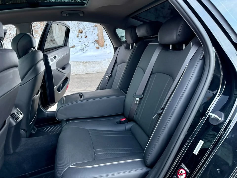 2015 Hyundai Genesis - Image 10 of 21