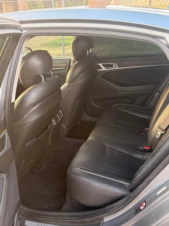 2015 Hyundai Genesis - Image 8 of 11