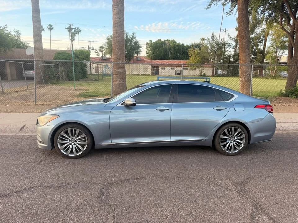 2015 Hyundai Genesis - Image 2 of 11
