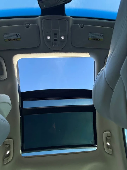 2015 Hyundai Genesis - Image 14 of 17