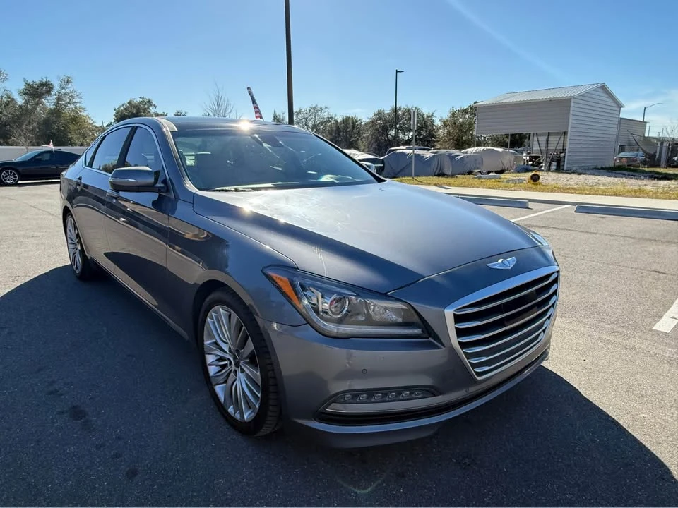 2015 Hyundai Genesis - Image 8 of 17