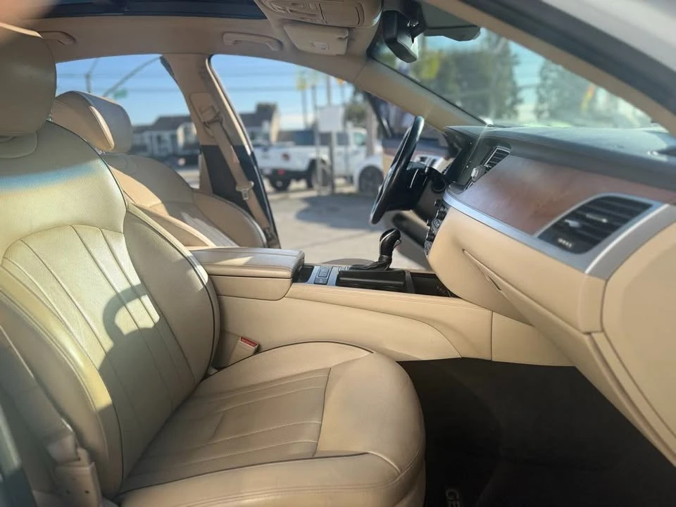 2015 Hyundai Genesis - Image 6 of 14