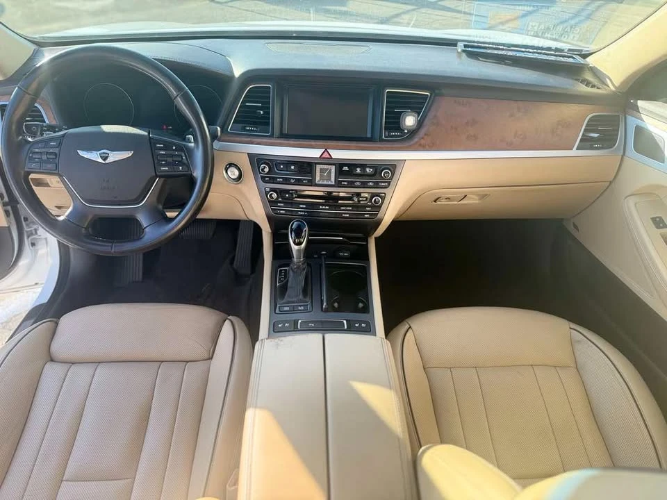 2015 Hyundai Genesis - Image 8 of 14